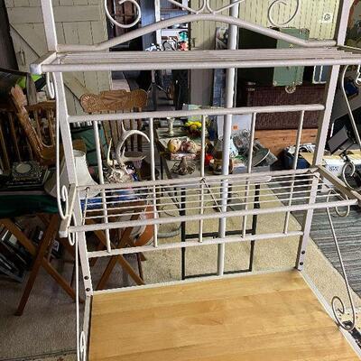 L93: Bakers Rack