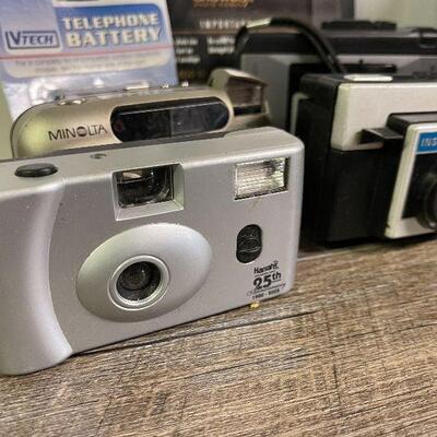 L95: Collection of Vintage Cameras