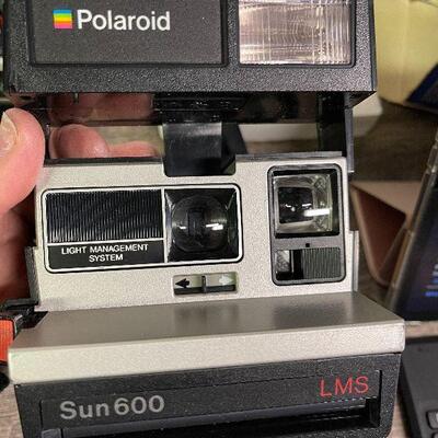 L95: Collection of Vintage Cameras