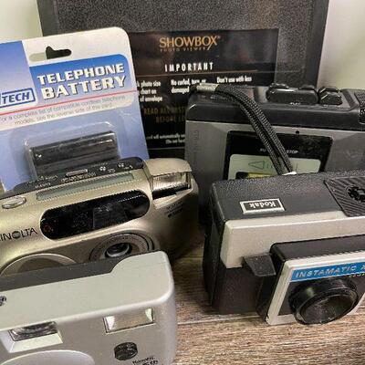 L95: Collection of Vintage Cameras