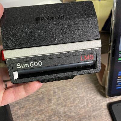 L95: Collection of Vintage Cameras