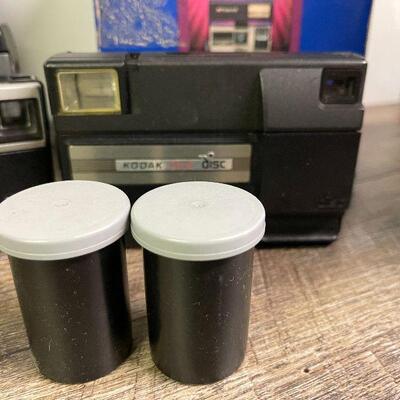 L95: Collection of Vintage Cameras