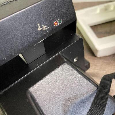 L95: Collection of Vintage Cameras