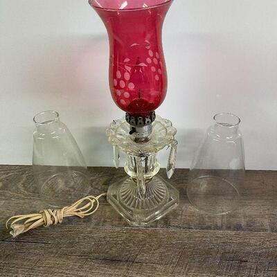 L115: Electric Hurricane Lamp and Glass Sheilds