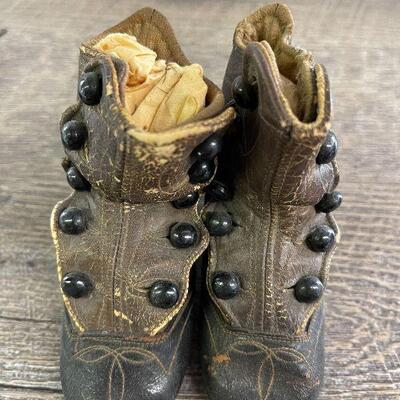 L126: Vintage Leather Baby Shoes and Vintage Straight Blade
