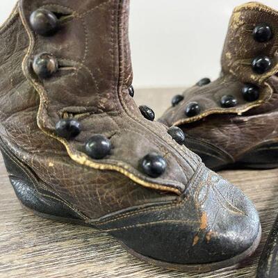 L126: Vintage Leather Baby Shoes and Vintage Straight Blade