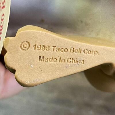 L127: Chihuahua Book Taco Bell Dog