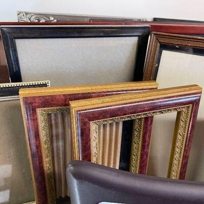 L129: Lot of Frames