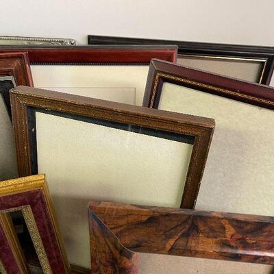 L129: Lot of Frames