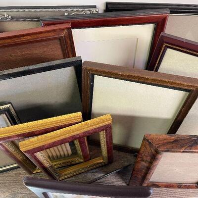 L129: Lot of Frames