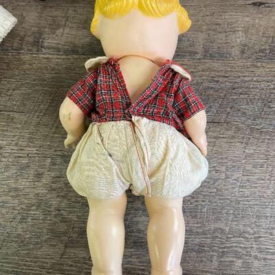 L130: Lot of Dolls
