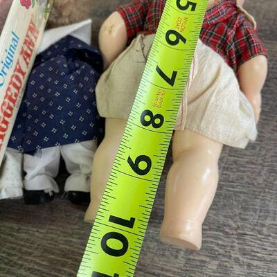L130: Lot of Dolls