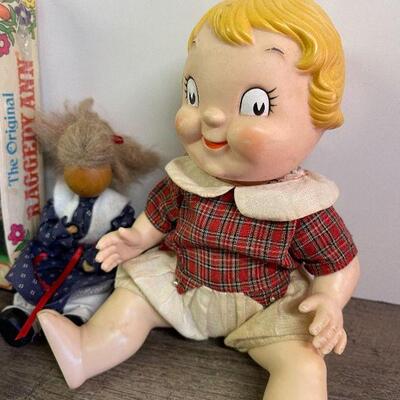 L130: Lot of Dolls