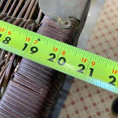 L134: Large Wicker Storage trunk