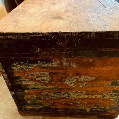 L135: Vintage Cedar Trunk