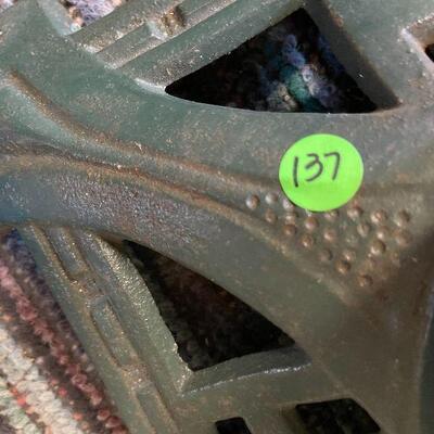 L137: Cast Iron Christmas Tree Stand
