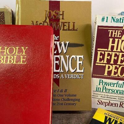 L138: Lot of Bibles, Books and More