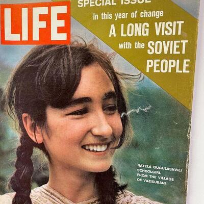 L141: Vintage life magazines