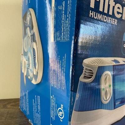 L143: Vicks Humidifier and Conaire Hair Dryer