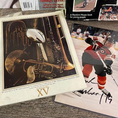 L145: Collection of sports memorabilia