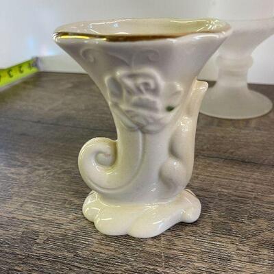 L147: Collection of Vases