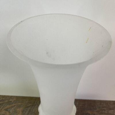 L147: Collection of Vases