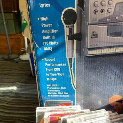 L148: The Singing Machine Karaoke