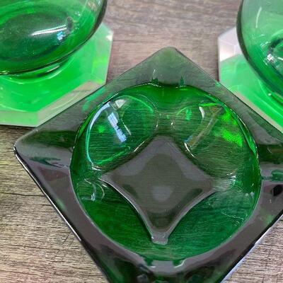 L149: Collection of green glass
