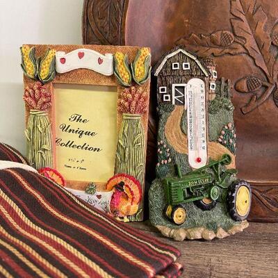 L155: Collection of Fall Decor