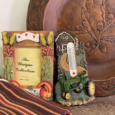 L155: Collection of Fall Decor
