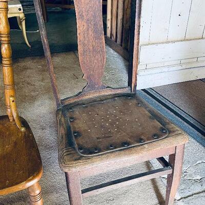 L157: Three Chairs