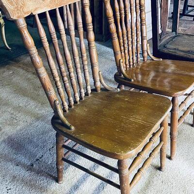 L157: Three Chairs