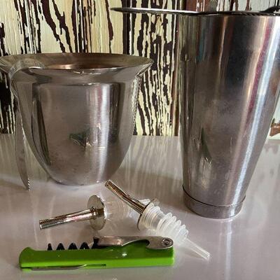 L163: Cocktail Shaker and More