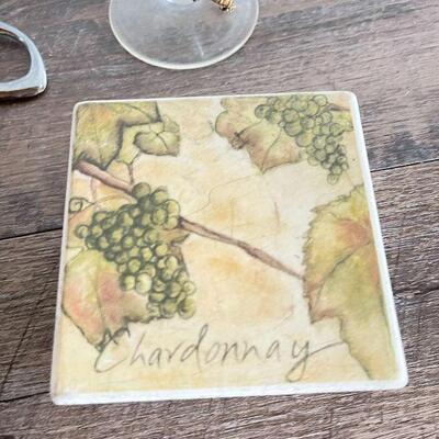 L166: Collection of Wine Accessories
