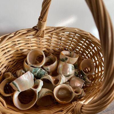 L172: Real Shell Napkin Rings