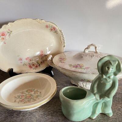 L173: Collection of vintage Porcelain and China