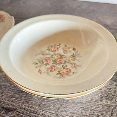 L173: Collection of vintage Porcelain and China