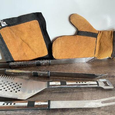 L180: Grill Set