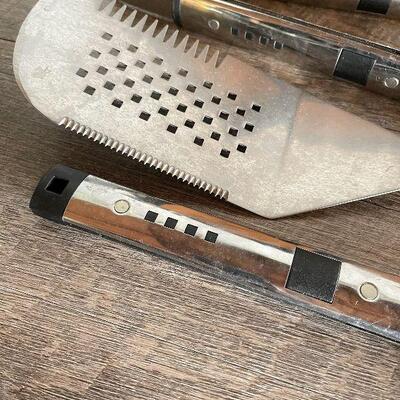 L180: Grill Set