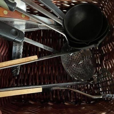 L182: Basket of Utensils and Rooster