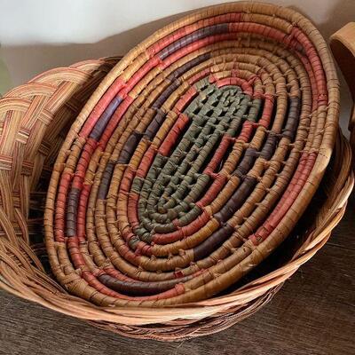 L183: Lot of Baskets
