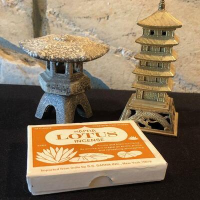 #123 2 Pagoda with Lotus incense 