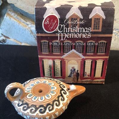 #124 Christmas Memories and Antique Oil Lamp Replica 