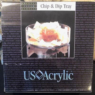 #151 Crystal Clear Acrylic Chip and Dip Set 