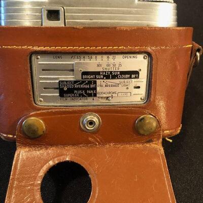 #158 Kodak Signet 35 mm Camera w/leather case 