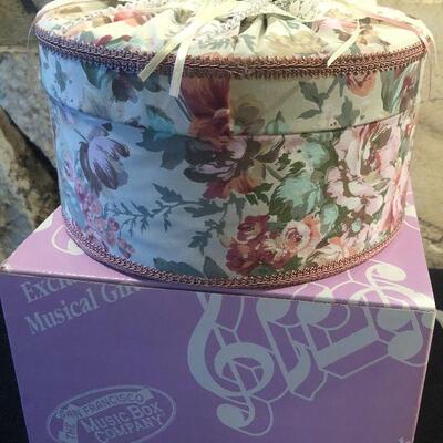 #160 San Francisco Music Hat / Wig Box 