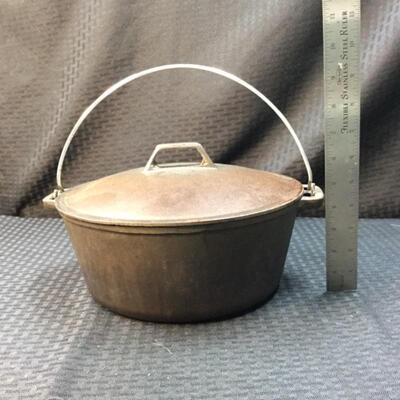 10â€œ Cast Iron Dutch Oven #1