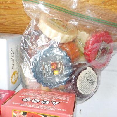 30 plus Yankee Candle tea lights.