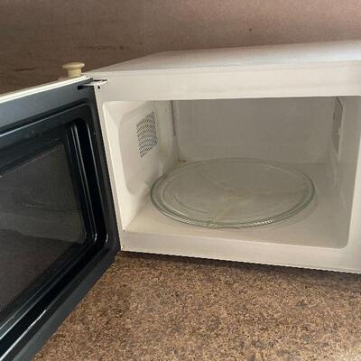 187: Sharp Carousel Microwave and Crock Pot