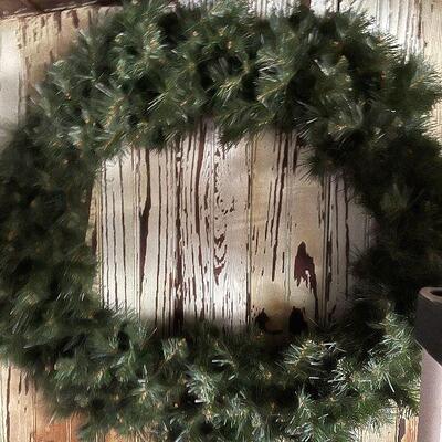 189: Red Baskets and Evergreen Wreath